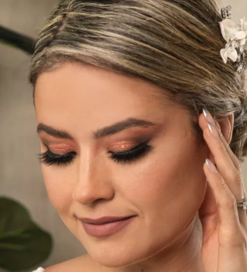 Pestaña Clásica: Destaca tus ojos con elegancia