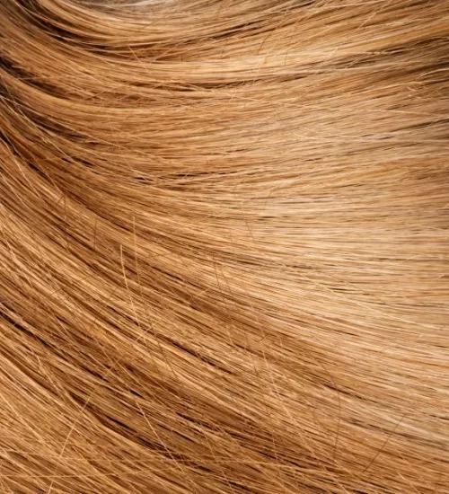 Cómo mantener tu tinte castaño claro radiante y sin reflejos naranjas