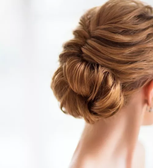 Los mejores 7 peinados recogidos para bodas y fiestas