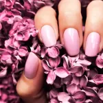 Tendencias de uñas primavera: Diseños y colores que dominarán esta temporada