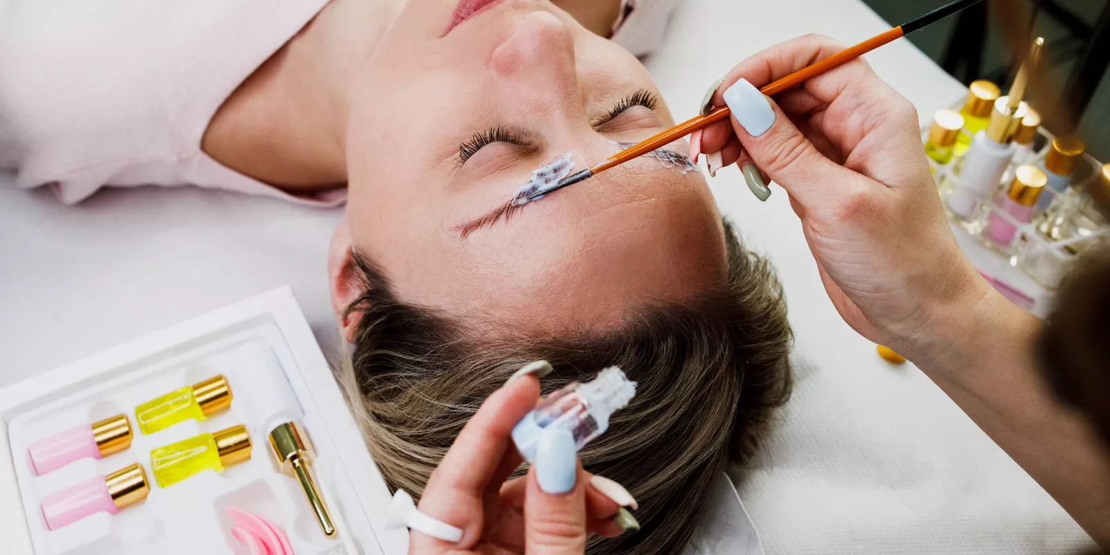 ¿Es una buena opción la despigmentación de cejas?