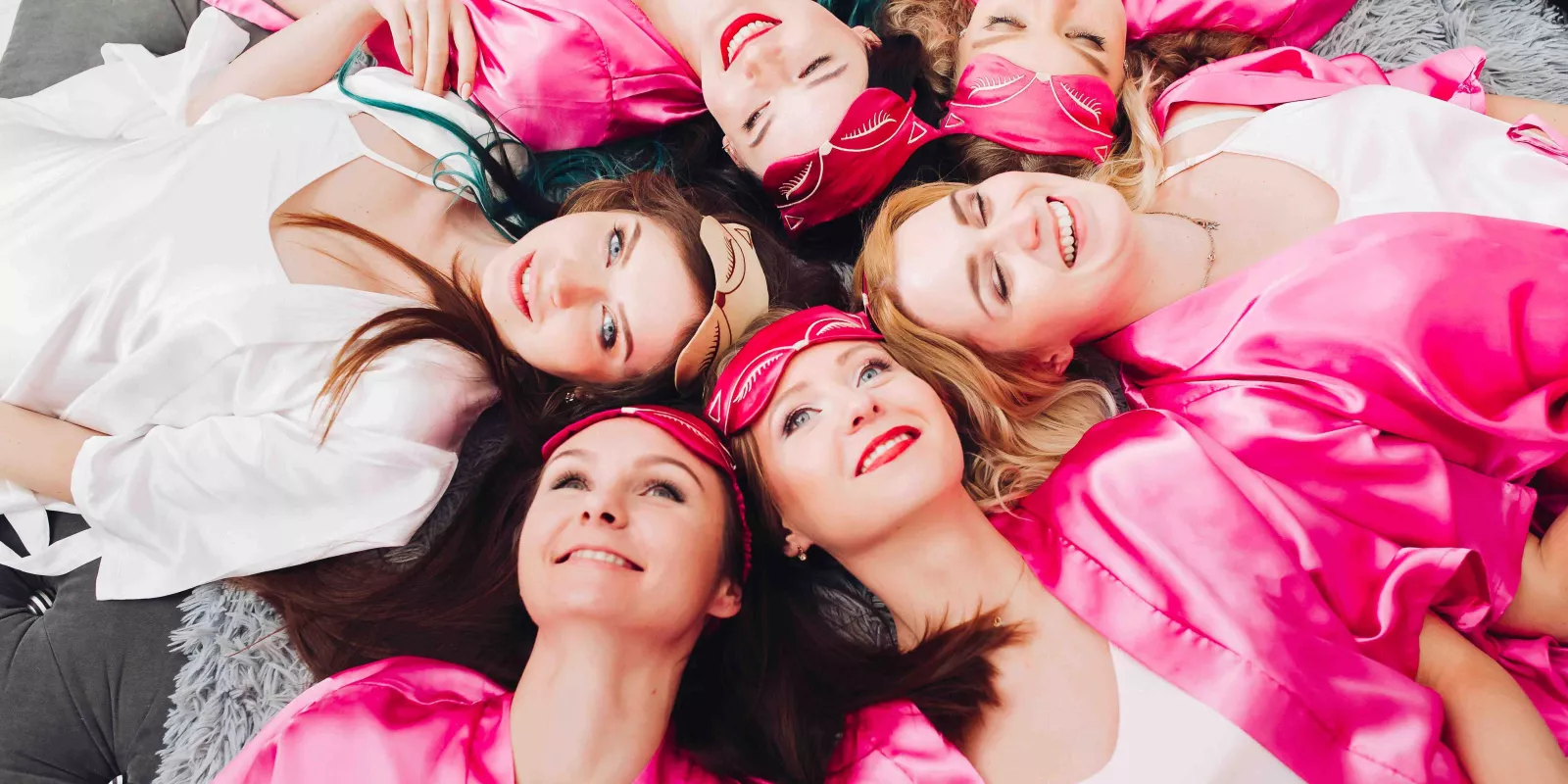 Peinados y Maquillaje para Damas de Honor en tendencia