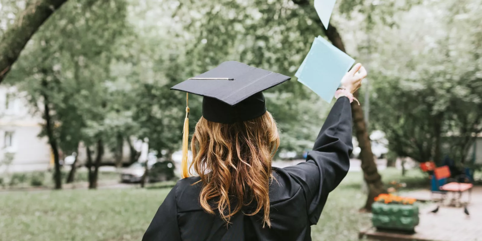 Cómo elegir el peinado perfecto para tu foto de graduación
