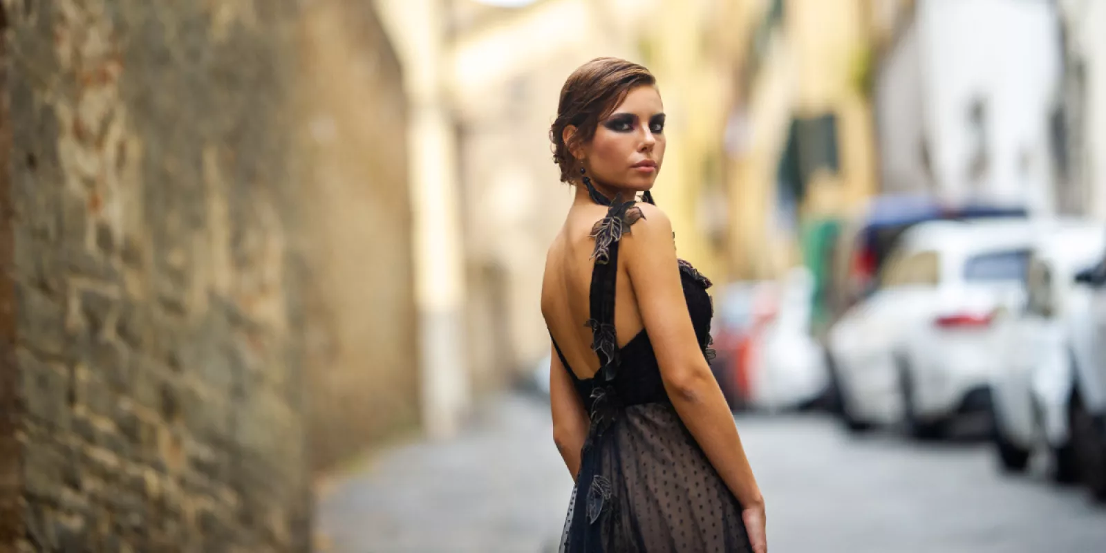 Maquillaje para vestido negro: Brilla en cualquier evento