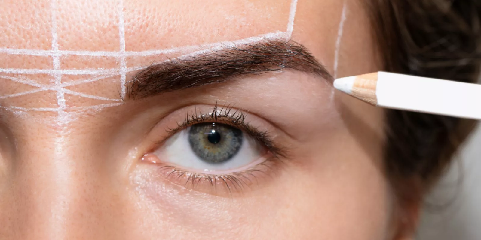 Diseño de Cejas Profesional: Técnicas para Realzar tu Belleza