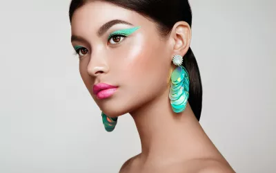 Cómo elegir el highlighter perfecto según tu tipo de piel